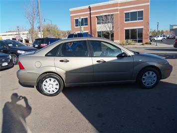 2005 Ford Focus ZX4 SE   - Photo 11 - Brighton, CO 80603