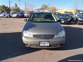 2005 Ford Focus ZX4 SE   - Photo 3 - Brighton, CO 80603