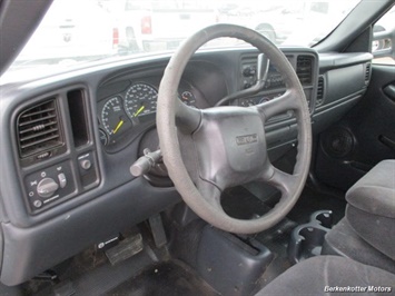 2001 GMC Sierra 1500 Regular Cab 4x4   - Photo 14 - Brighton, CO 80603