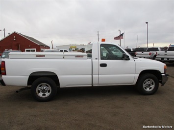 2001 GMC Sierra 1500 Regular Cab 4x4   - Photo 10 - Brighton, CO 80603