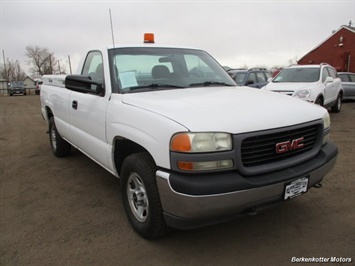 2001 GMC Sierra 1500 Regular Cab 4x4   - Photo 2 - Brighton, CO 80603