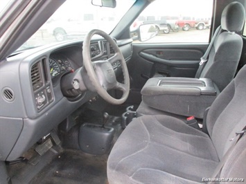 2001 GMC Sierra 1500 Regular Cab 4x4   - Photo 13 - Brighton, CO 80603