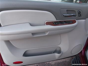2009 GMC Yukon XL SLT 1500   - Photo 14 - Parker, CO 80134