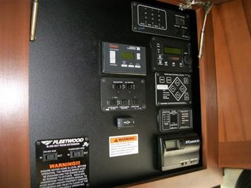 2009 Fleetwood PROVIDENCE   - Photo 25 - Castle Rock, CO 80104