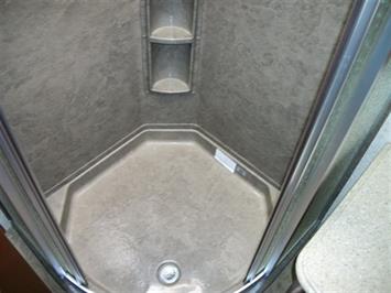 2009 Fleetwood PROVIDENCE   - Photo 17 - Castle Rock, CO 80104