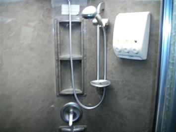 2009 Fleetwood PROVIDENCE   - Photo 16 - Castle Rock, CO 80104