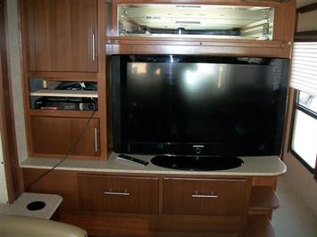 2009 Fleetwood PROVIDENCE   - Photo 12 - Castle Rock, CO 80104