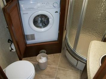 2009 Fleetwood PROVIDENCE   - Photo 15 - Castle Rock, CO 80104