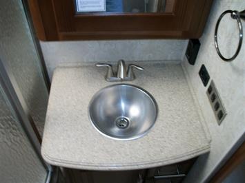 2009 Fleetwood PROVIDENCE   - Photo 18 - Castle Rock, CO 80104