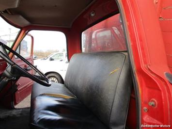 1970 Ford S600 Regular Cab Flatbed DUMP   - Photo 13 - Brighton, CO 80603