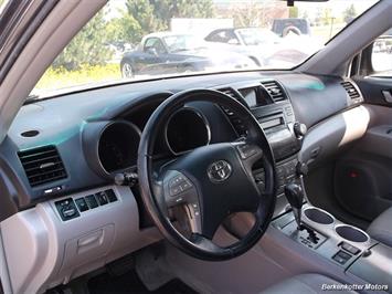 2008 Toyota Highlander Sport   - Photo 25 - Castle Rock, CO 80104