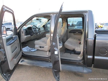 2006 Ford F-350 Super Duty XLT Crew Cab 4x4   - Photo 12 - Brighton, CO 80603