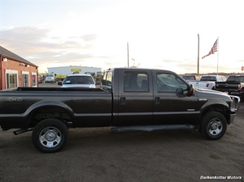 2006 Ford F-350 Super Duty XLT Crew Cab 4x4   - Photo 8 - Brighton, CO 80603