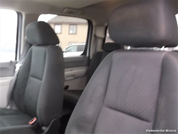 2013 Chevrolet Silverado 2500HD Work Truck   - Photo 10 - Castle Rock, CO 80104