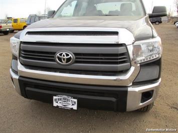 2014 Toyota Tundra SR5 Crew MAX 4x4   - Photo 10 - Brighton, CO 80603