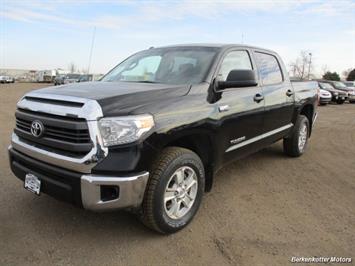 2014 Toyota Tundra SR5 Crew MAX 4x4   - Photo 9 - Brighton, CO 80603