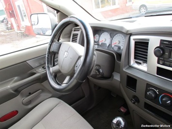 2007 Dodge Ram 2500 SLT Quad Cab Long Box 4x4 6 spd   - Photo 19 - Castle Rock, CO 80104
