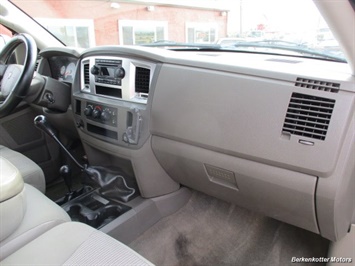 2007 Dodge Ram 2500 SLT Quad Cab Long Box 4x4 6 spd   - Photo 17 - Castle Rock, CO 80104