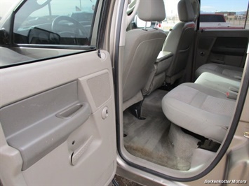 2007 Dodge Ram 2500 SLT Quad Cab Long Box 4x4 6 spd   - Photo 24 - Castle Rock, CO 80104