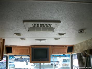 2007 Coachmen Mirada 300QB   - Photo 19 - Castle Rock, CO 80104