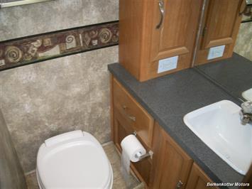 2007 Coachmen Mirada 300QB   - Photo 38 - Castle Rock, CO 80104