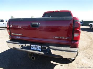 2004 Chevrolet Silverado 2500 LS Crew Cab 4x4   - Photo 6 - Brighton, CO 80603