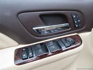 2013 GMC Sierra 3500 Denali Crew Cab Dually 4x4   - Photo 35 - Parker, CO 80134