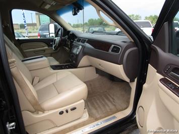 2013 GMC Sierra 3500 Denali Crew Cab Dually 4x4   - Photo 16 - Parker, CO 80134