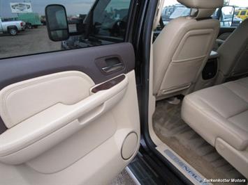 2013 GMC Sierra 3500 Denali Crew Cab Dually 4x4   - Photo 32 - Parker, CO 80134