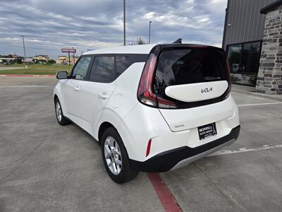 2025 Kia Soul LX   - Photo 3 - Paris, TX 75460