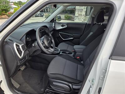 2025 Kia Soul LX   - Photo 11 - Paris, TX 75460