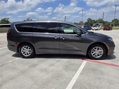 2023 Chrysler Pacifica Touring L - Photo 5 - Paris, TX 75460