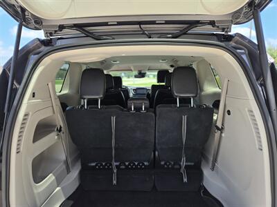 2023 Chrysler Pacifica Touring L - Photo 16 - Paris, TX 75460