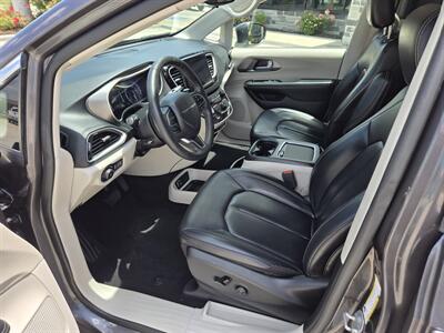 2023 Chrysler Pacifica Touring L - Photo 11 - Paris, TX 75460
