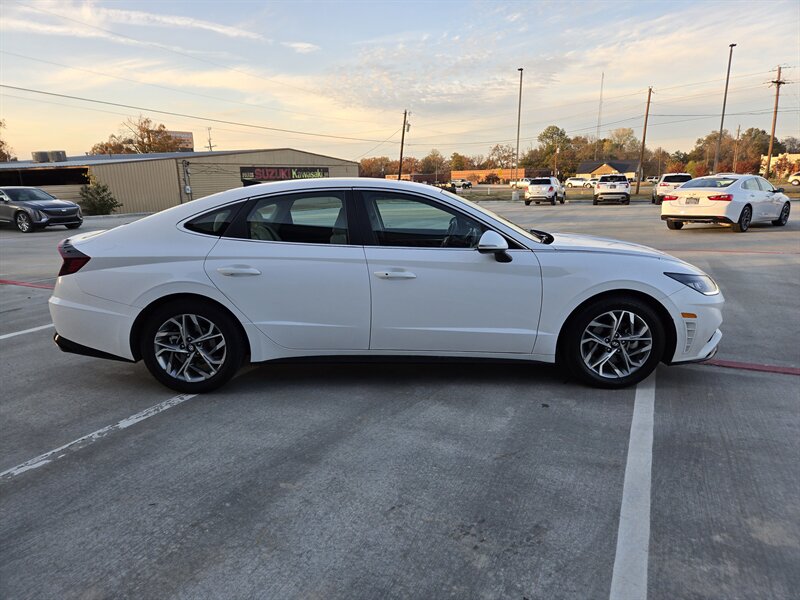 2023 Hyundai Sonata SEL photo 5