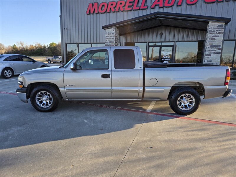 2001 Chevrolet Silverado LS photo 2