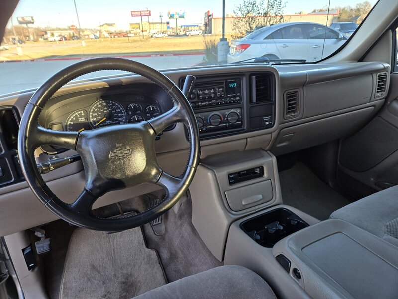 2001 Chevrolet Silverado LS photo 9