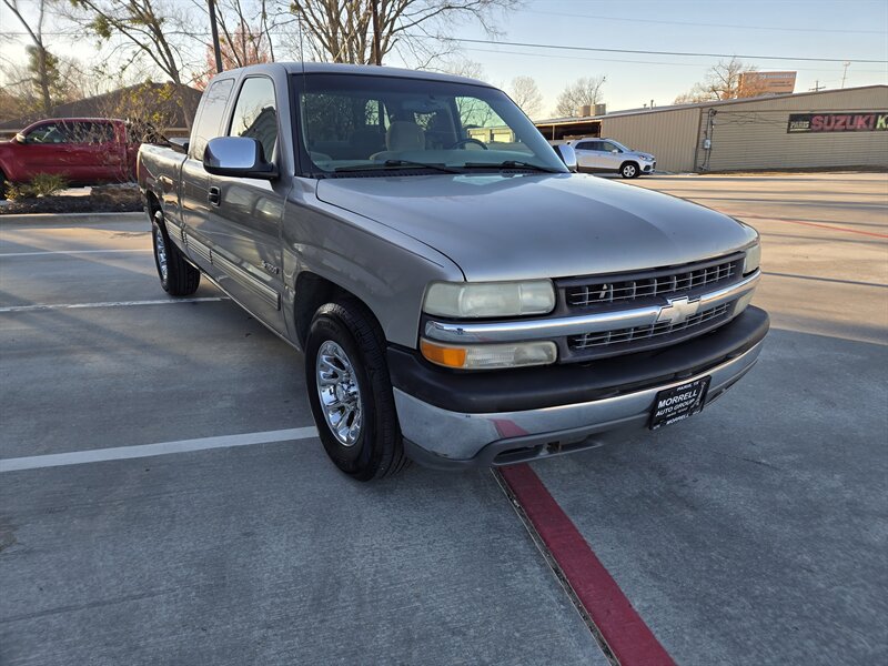 2001 Chevrolet Silverado LS photo 6