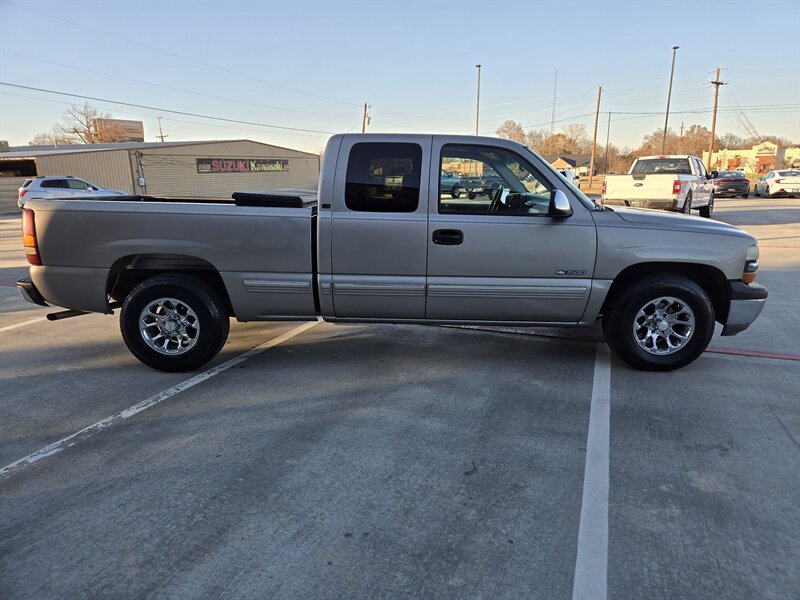 2001 Chevrolet Silverado LS photo 5