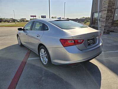 2018 Chevrolet Malibu LT   - Photo 3 - Paris, TX 75460