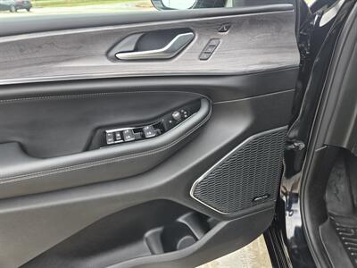 2023 Jeep Grand Cherokee Overland   - Photo 12 - Paris, TX 75460