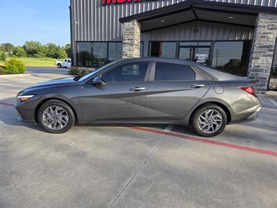 2024 Hyundai ELANTRA SEL   - Photo 2 - Paris, TX 75460