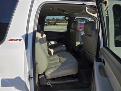 2003 Chevrolet Suburban 1500 LT   - Photo 10 - Paris, TX 75460