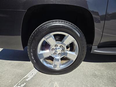 2017 Chevrolet Suburban LT   - Photo 8 - Paris, TX 75460