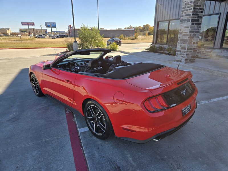 2022 Ford Mustang EcoBoost Premium photo 4