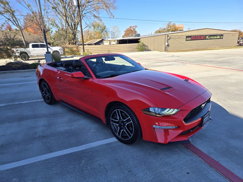 2022 Ford Mustang EcoBoost Premium photo 3