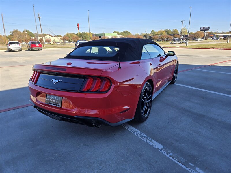 2022 Ford Mustang EcoBoost Premium photo 8