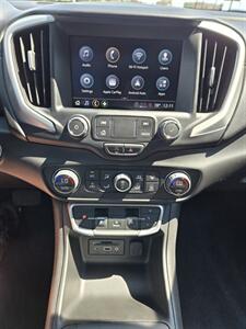 2024 GMC Terrain SLT   - Photo 10 - Paris, TX 75460