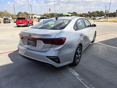 2021 Kia Forte LXS   - Photo 4 - Paris, TX 75460