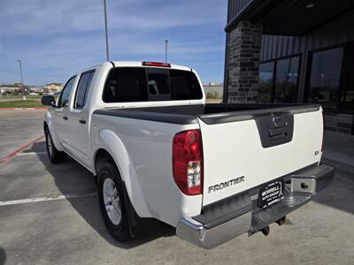 2019 Nissan Frontier SV   - Photo 3 - Paris, TX 75460